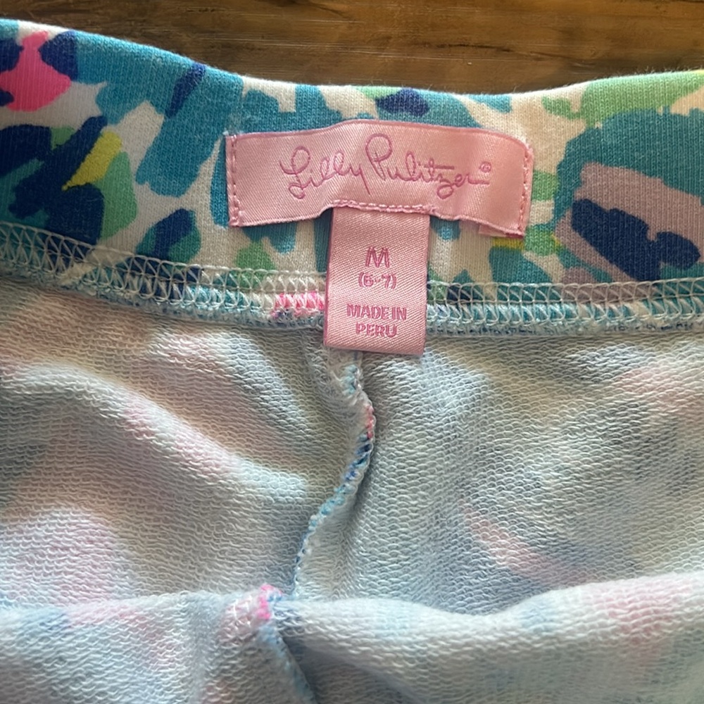 Lilly Pulitzer girls shorts - Picture 2 of 3